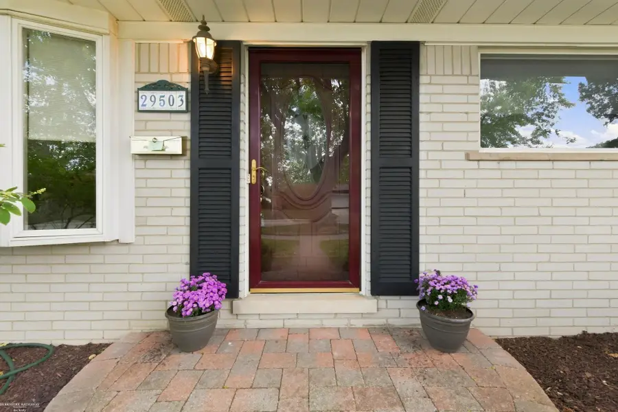 29503 Dover AVE, Warren, MI 48088 - #2