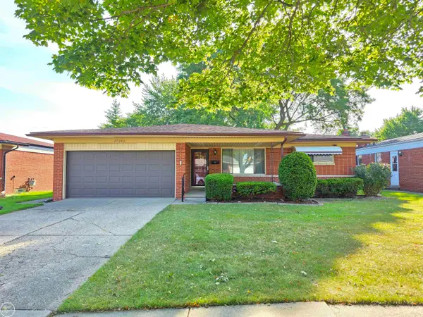 27260 Newport Drive, Warren, MI 48088