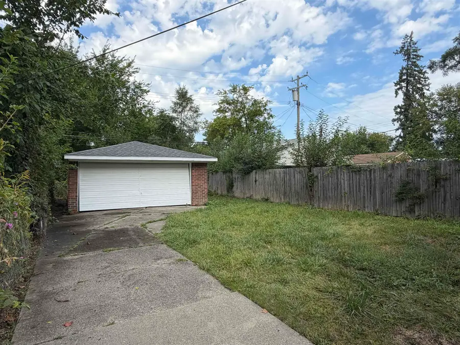 7795 Heyden ST, Detroit, MI 48228 - #3