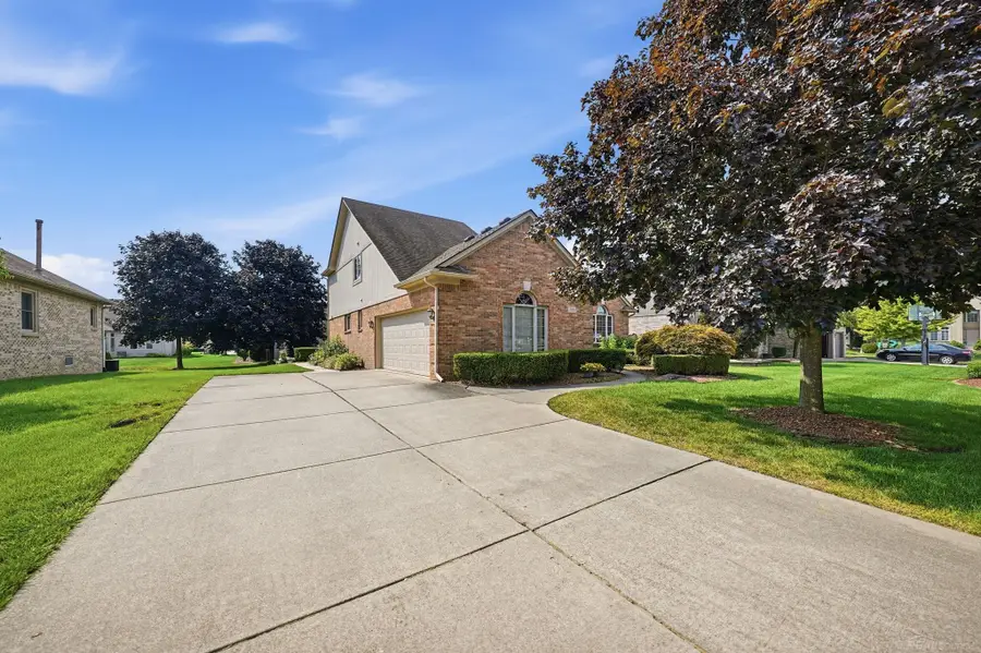 13892 Quill DR, Shelby, MI 48315 - #3