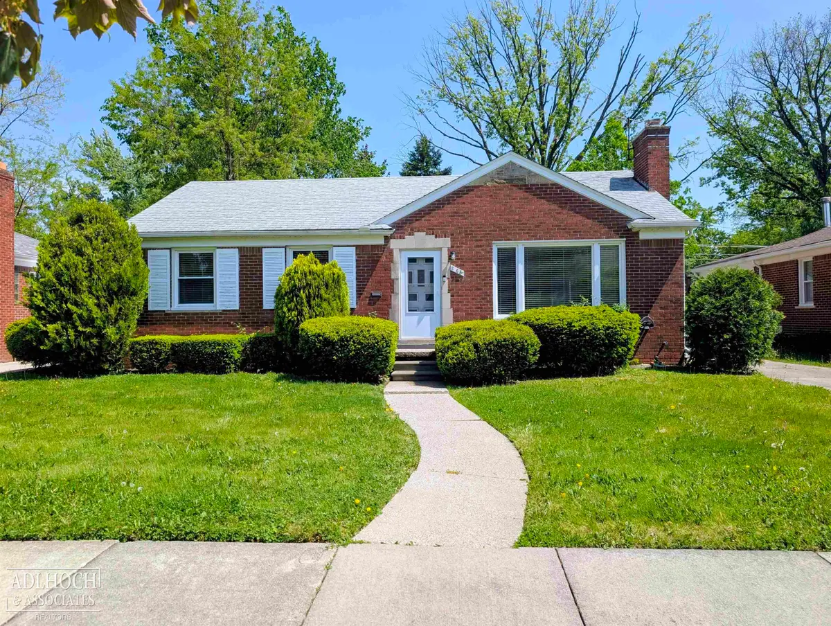 2168 Allard RD, Grosse Pointe Woods, MI 48236 - #1
