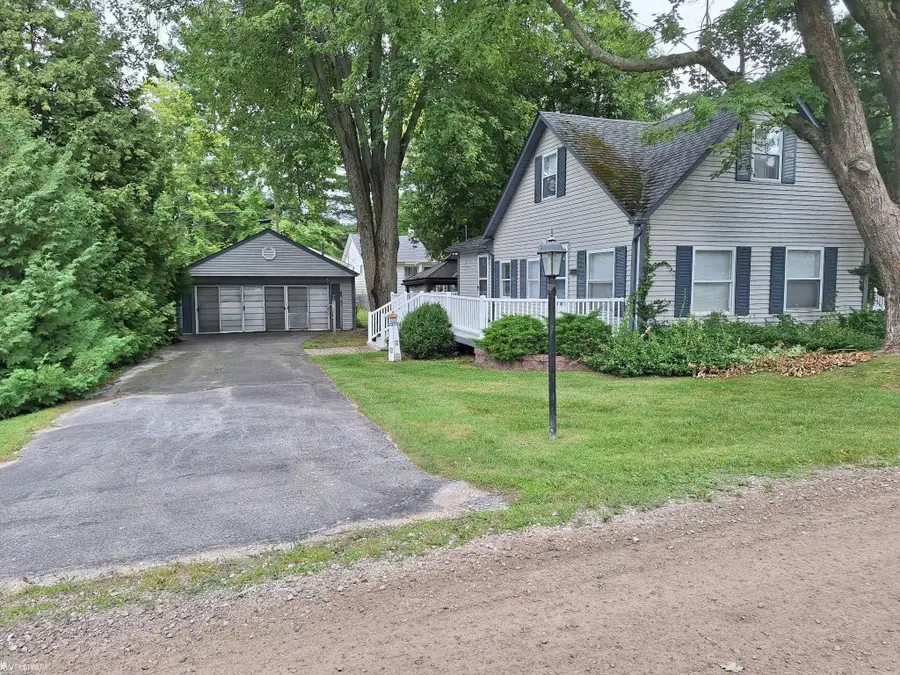 7420 Birchcrest RD, Lexington, MI 48450 - #2