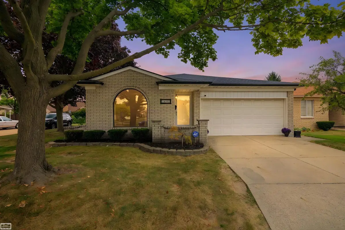 15151 La Grande PLZ, Warren, MI 48088 - #1