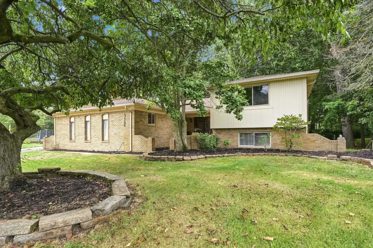 47795 Anna, Utica, MI 48315 - #1