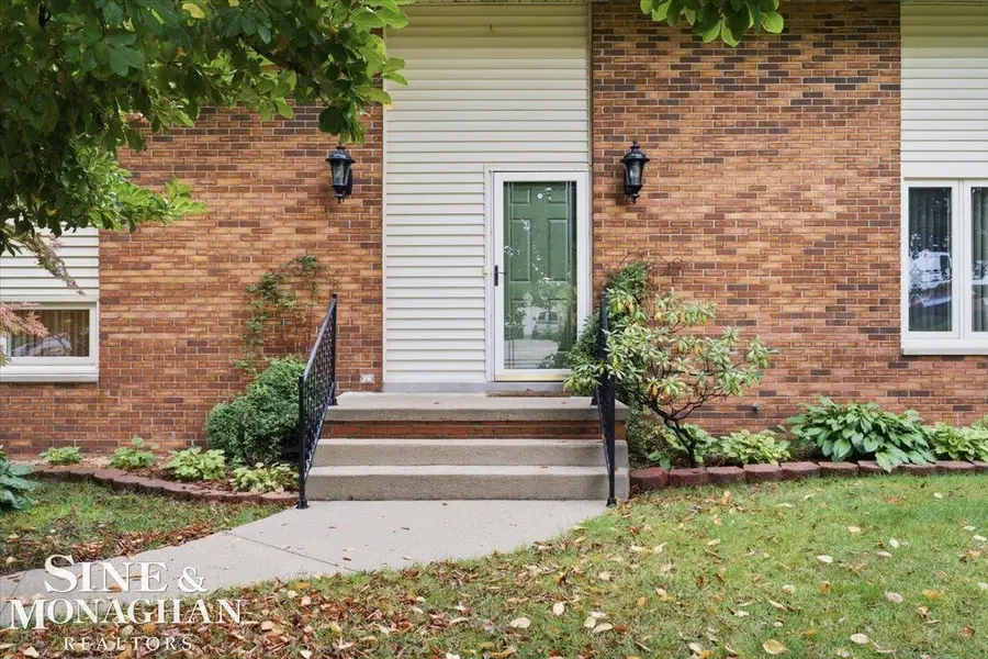 1545 Clinton AVE, Saint Clair, MI 48079 - #3