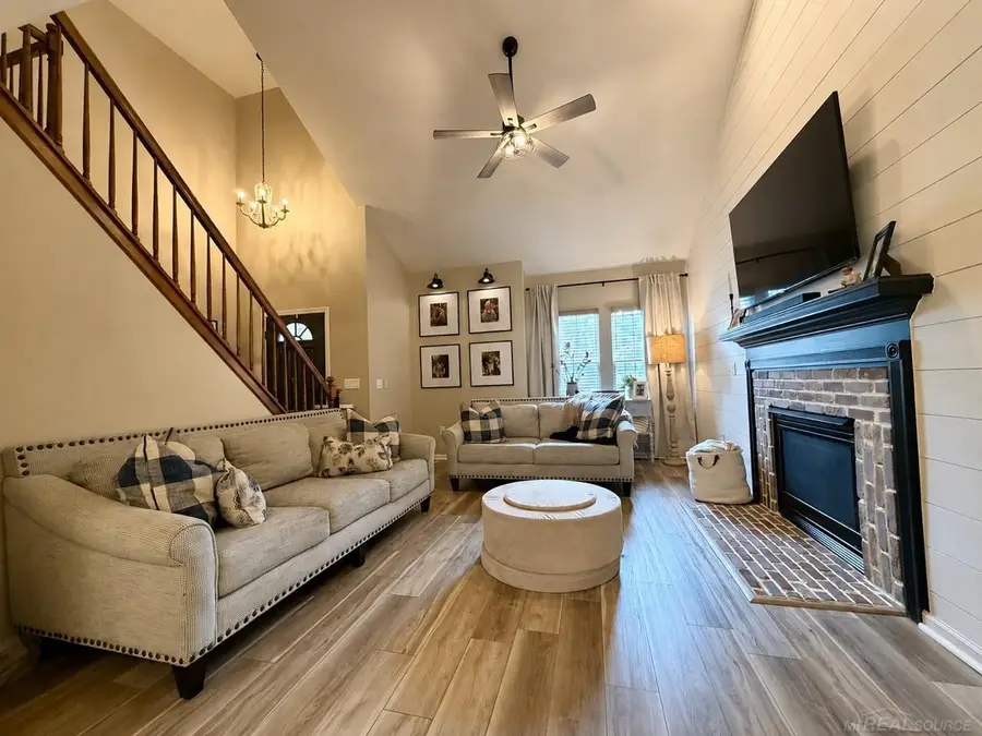 560 Thornehill TRL, Oxford, MI 48371 - #2