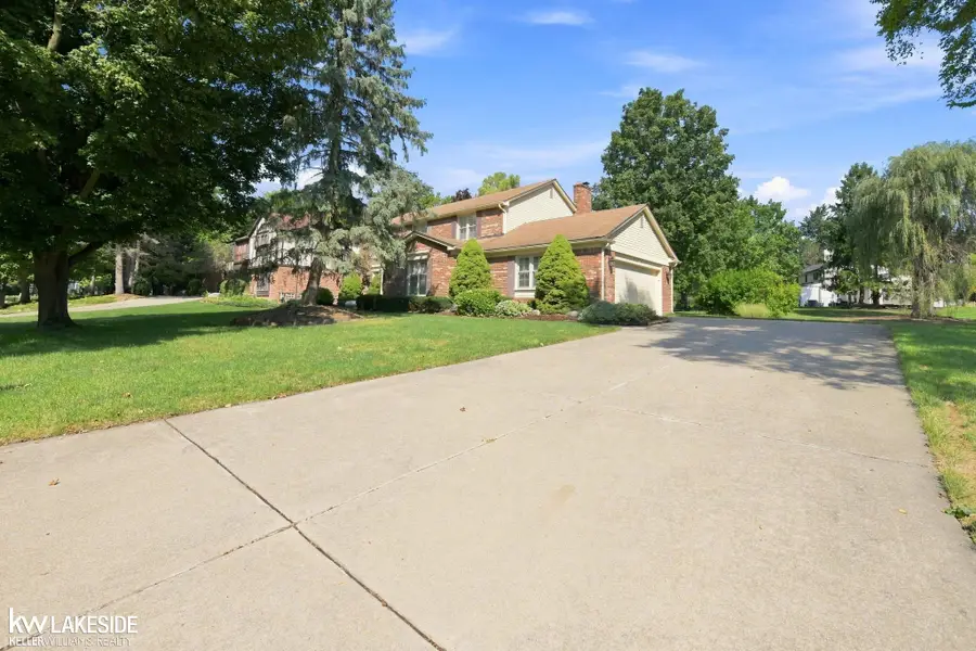 46100 Amesbury ST, Plymouth, MI 48170 - #2