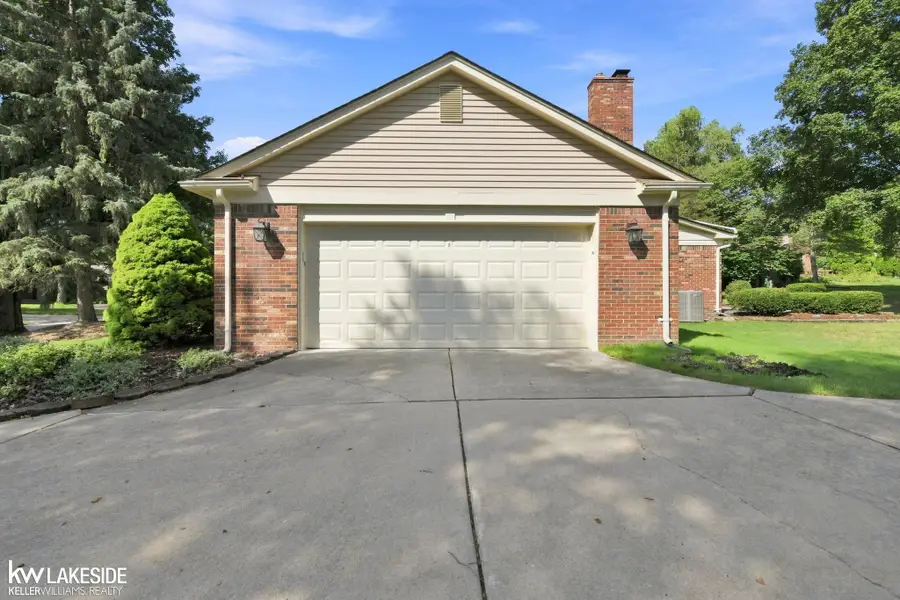 46100 Amesbury ST, Plymouth, MI 48170 - #3