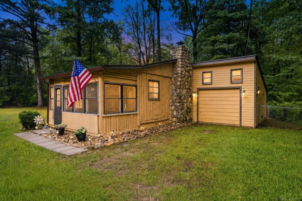 7275 Cottage LN, Lexington, MI 48450 - #1