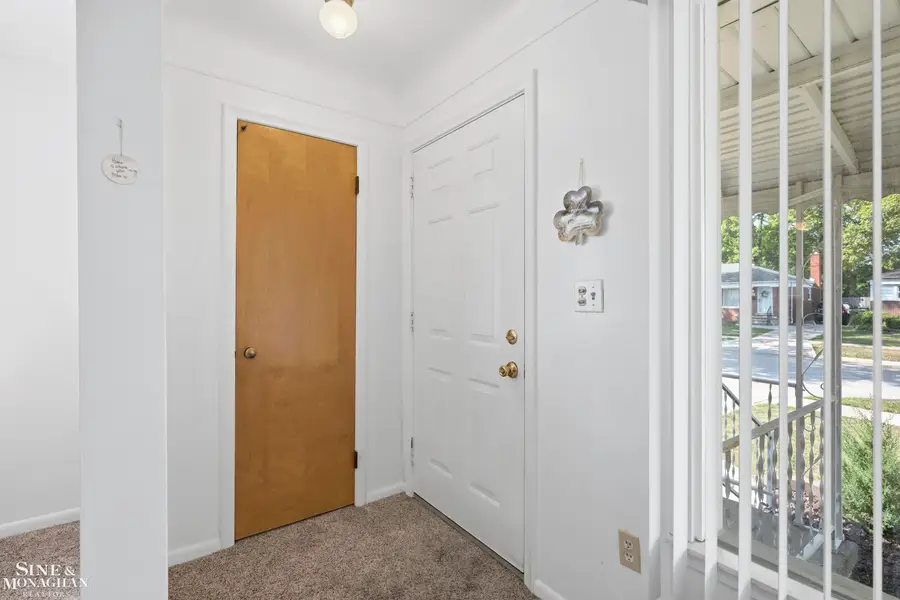 29242 Joan ST, Saint Clair Shores, MI 48081 - #3