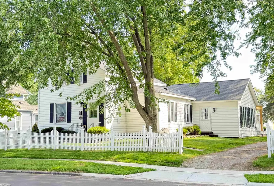 1213 Clinton AVE, Saint Clair, MI 48079 - #3