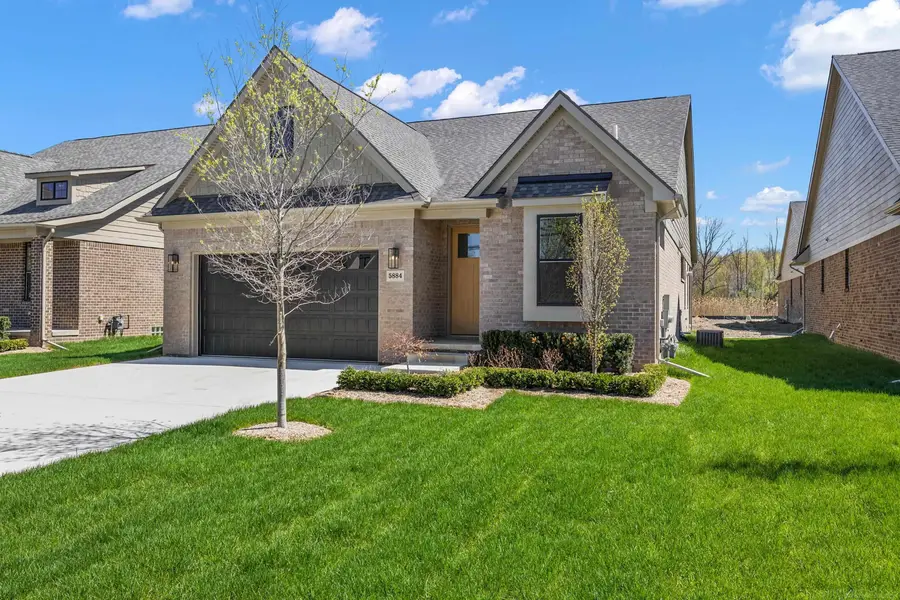 5872 Willow Grove DR, Troy, MI 48085 - #2