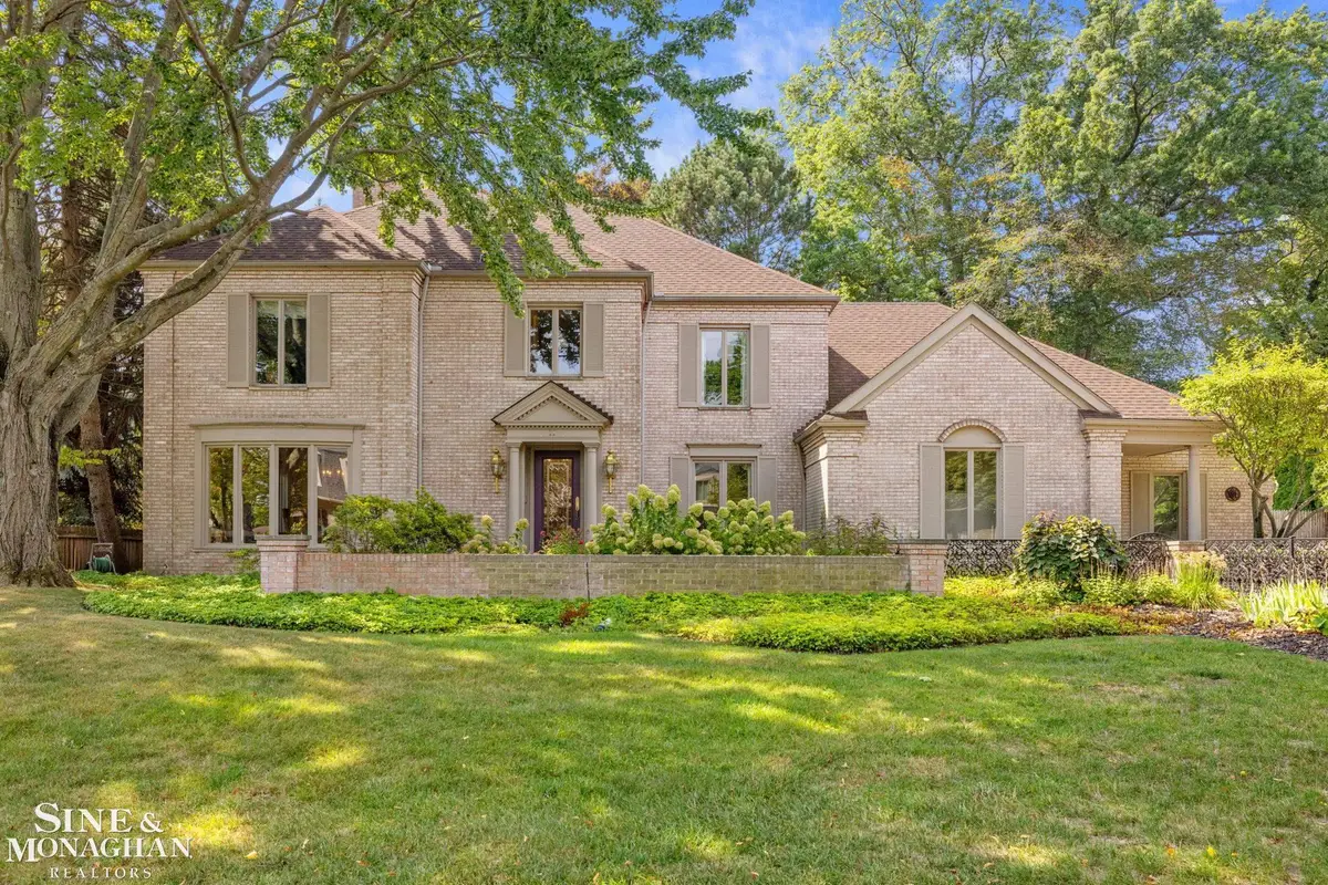 17 Belle Meade ST, Village Of Grosse Pointe Shores, MI 48236 - #1