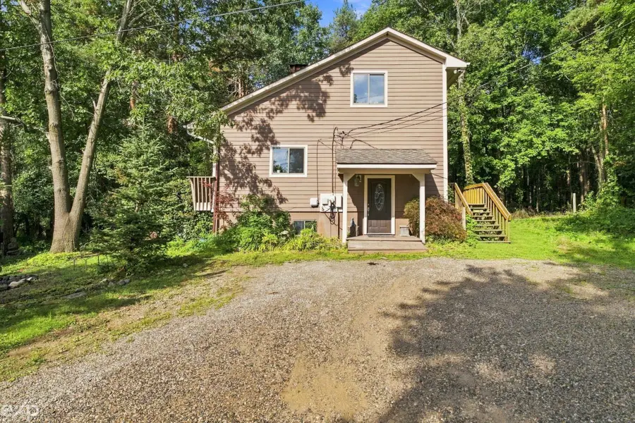 535 Goldengate ST, Orion, MI 48362 - #2