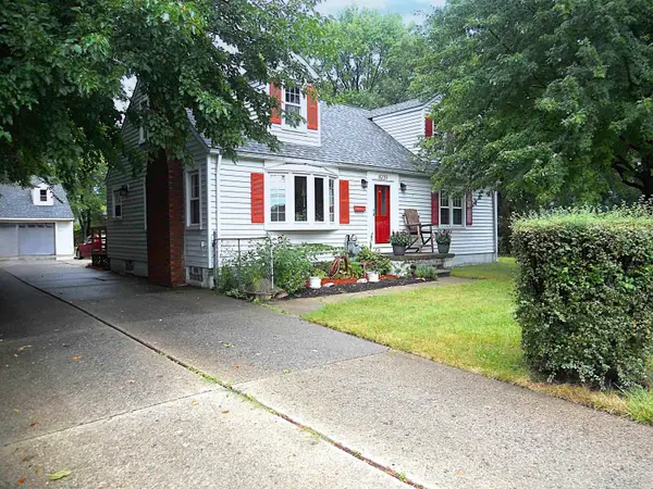 8239 Garbor DR, Warren, MI 48093