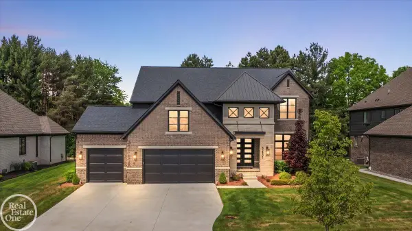 52801 Royal Park AVE, ShelbyTwp, MI 48315