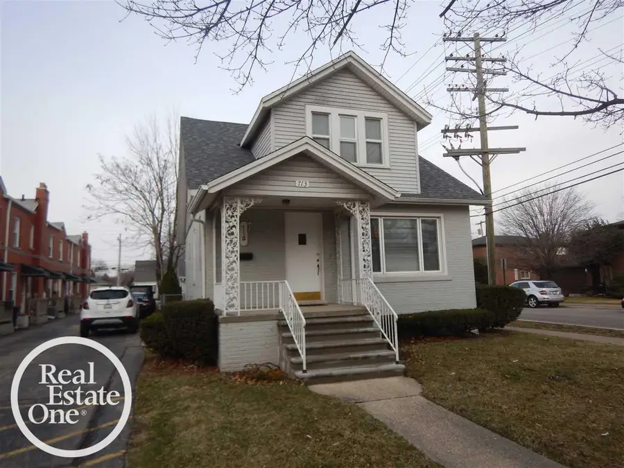 713 Saint Clair ST, Grosse Pointe, MI 48230 - #2