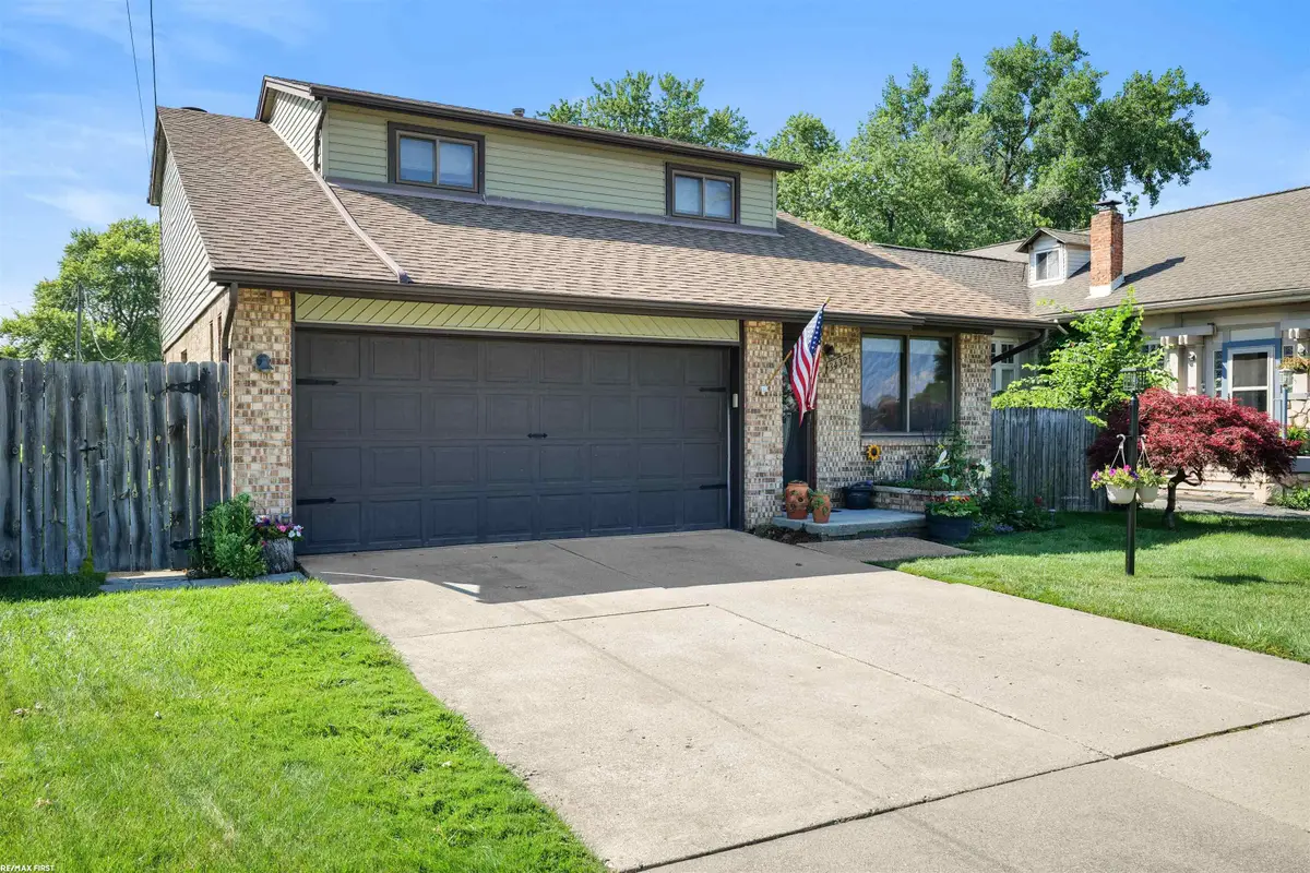 34321 Jefferson, Harrison Township, MI 48045 - #1