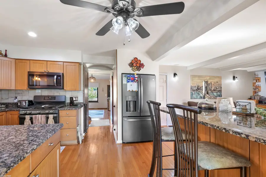 34321 Jefferson, Harrison Township, MI 48045 - #3