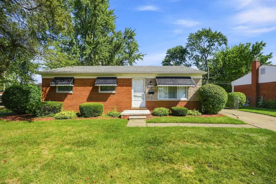 34228 Whittaker ST, Clinton Township, MI 48035 - #3