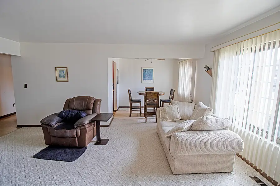19701 Ridgemont RD, Saint Clair Shores, MI 48080 - #3