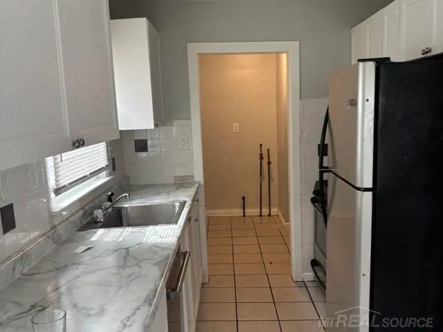 7084 Fisher ST, Warren, MI 48091 - #3