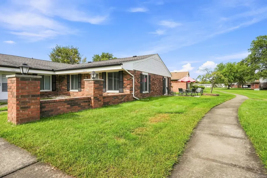 11819 Meadow Lane DR, Warren, MI 48093 - #2
