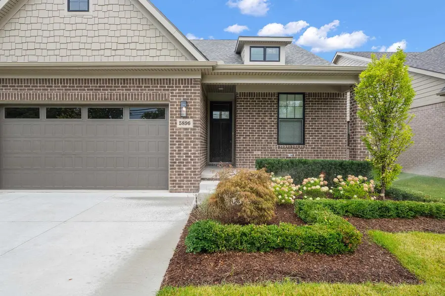 5896 Willow Grove DR, Troy, MI 48085 - #2
