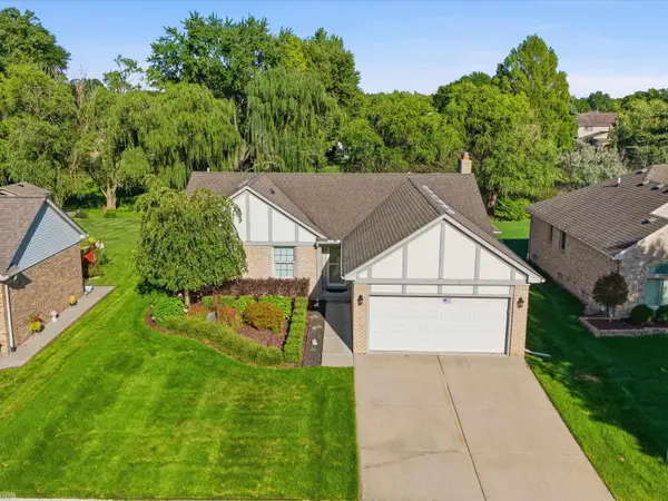 46268 Tally Ho DR, Macomb, MI 48044