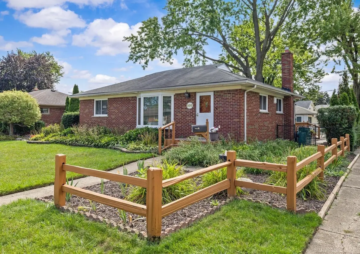 999 Huntington DR, Mount Clemens, MI 48043 - #1
