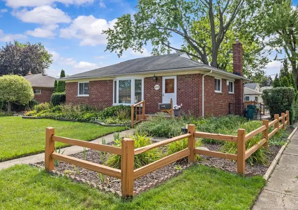 999 Huntington DR, MtClemens, MI 48043