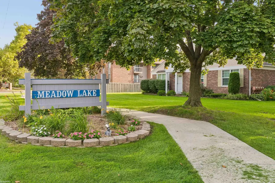 24611 Lake Meadow ST, Harrison Township, MI 48045 - #2