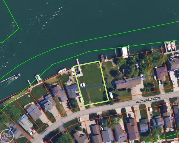 38187 Huron Pointe DR, HarrisonTownship, MI 48045