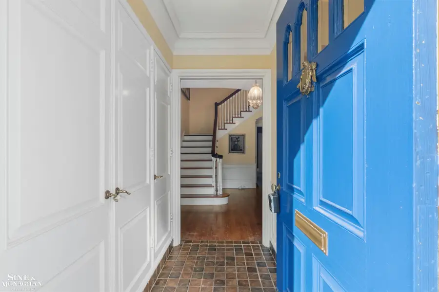 124 Merriweather RD, Grosse Pointe Farms, MI 48236 - #3