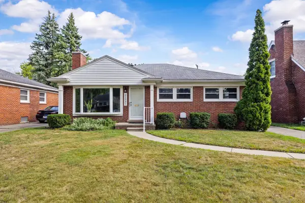 21931 Edmunton ST, StClairShores, MI 48080