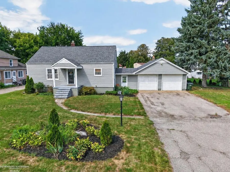 12121 Canal RD, Sterling Heights, MI 48313 - #2