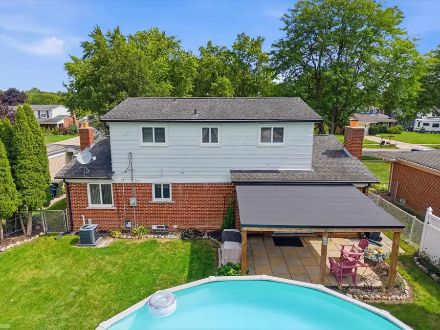 40381 Flagstaff DR, Sterling Heights, MI 48313 - #2