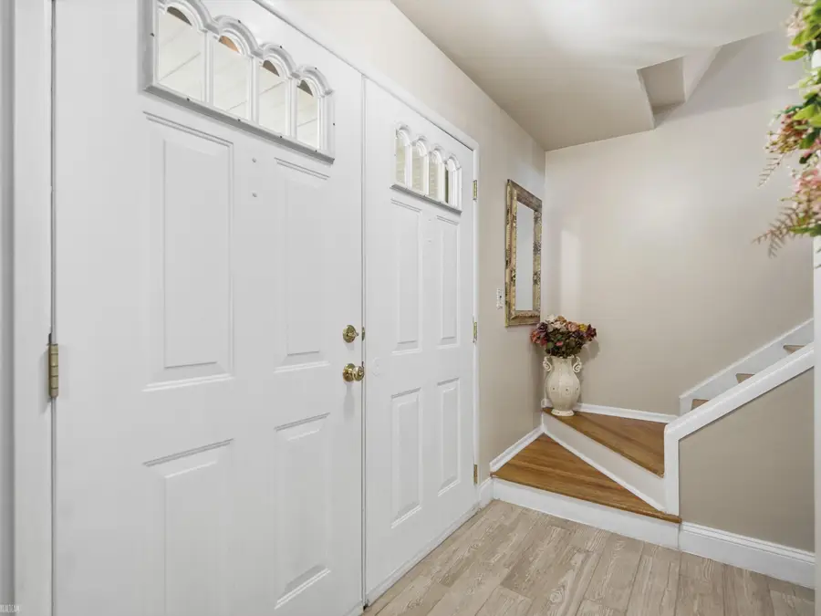 40381 Flagstaff DR, Sterling Heights, MI 48313 - #3