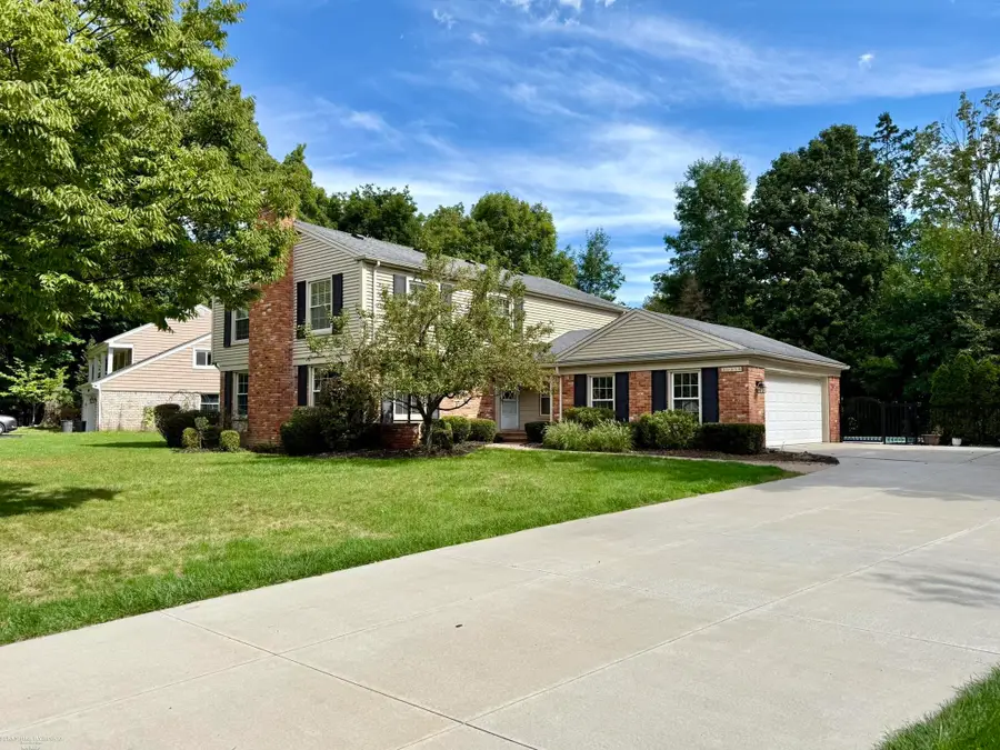 31310 Foxboro WAY, Southfield, MI 48025 - #2