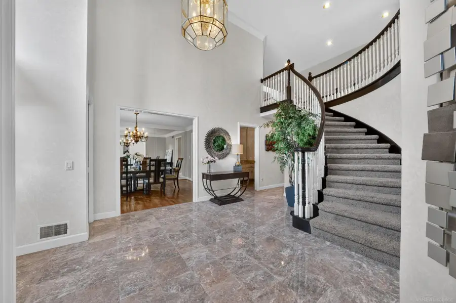 8893 Chestnut Run, Shelby, MI 48317 - #2