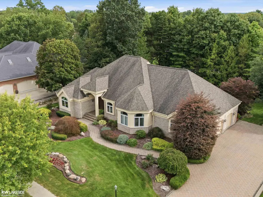 8804 Tournament DR, Washington, MI 48094 - #3