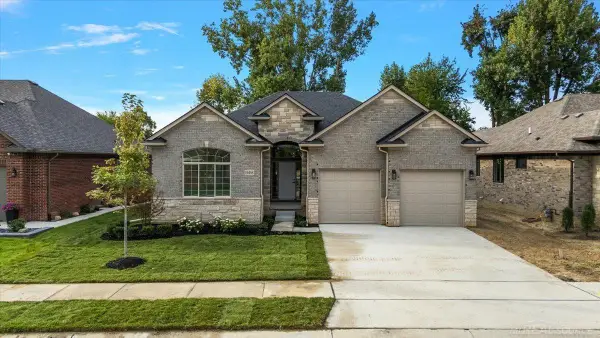16468 Via Villagio ST, Macomb, MI 48042