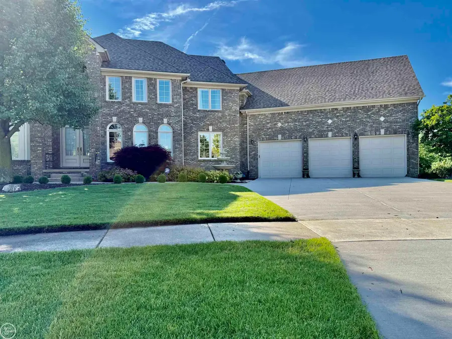 54828 Danielle ST, New Baltimore, MI 48047 - #3
