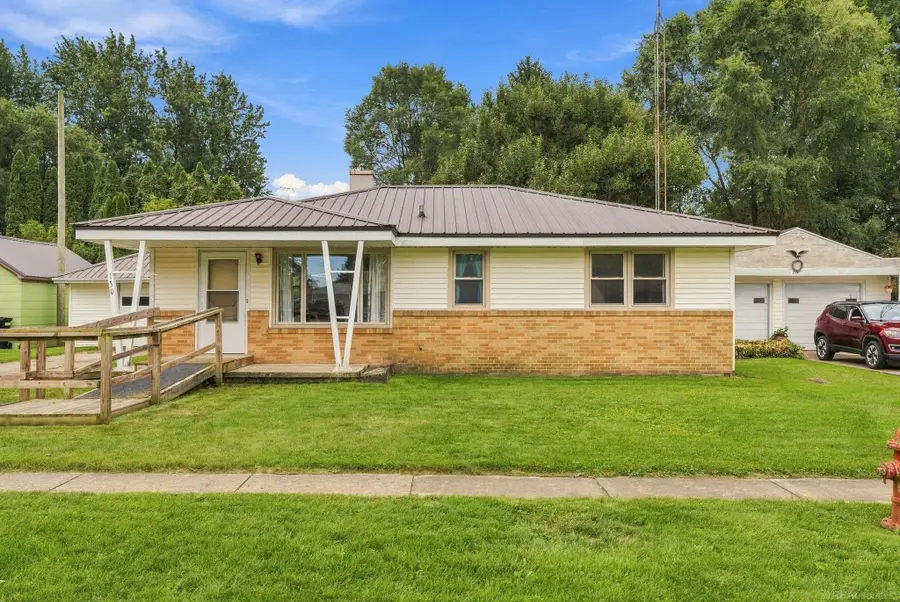 130 Gaige ST, Croswell, MI 48422 - #2
