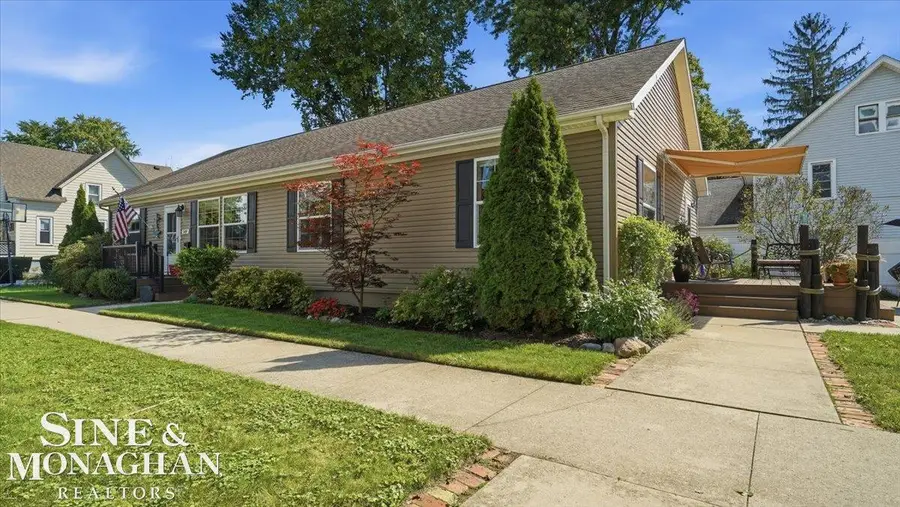 569 S Elizabeth ST, Marine City, MI 48039 - #2
