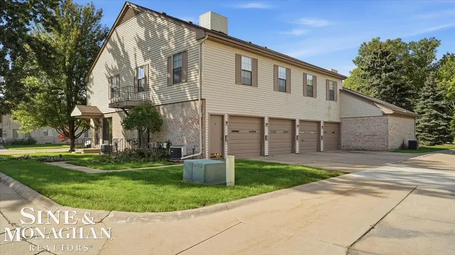 35114 N Bay Circle ST, Harrison Township, MI 48045 - #2