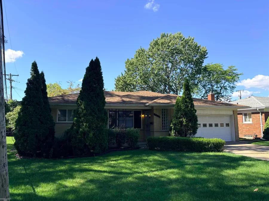 31225 Frank DR, Warren, MI 48093 - #3