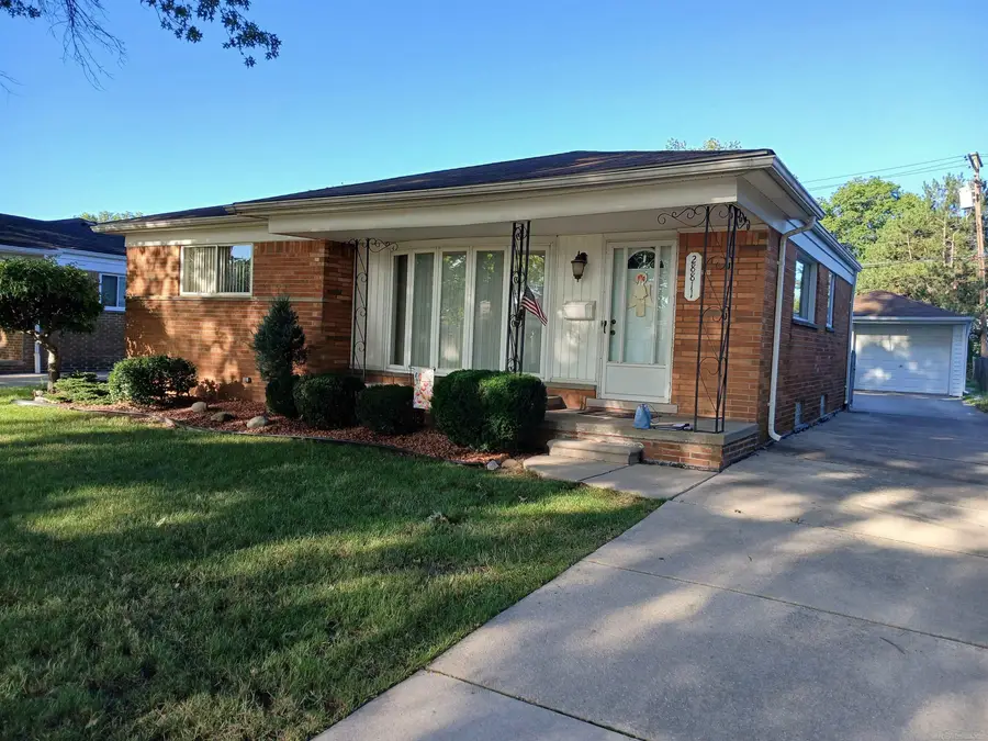 28811 Rockwood ST, Saint Clair Shores, MI 48081 - #2
