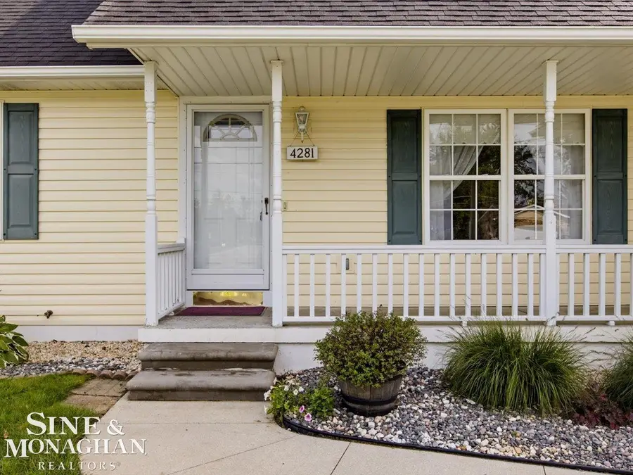 4281 Ravenswood RD, Marysville, MI 48040 - #3
