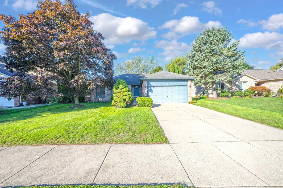 46857 Amberwood DR, Shelby, MI 48317 - #1